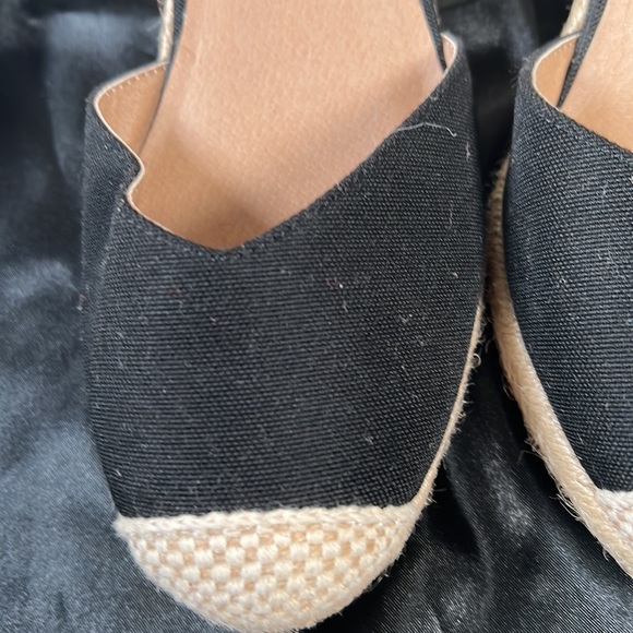 NEW Ann taylor Loft  size 9 flat form shoes - Picture 2 of 9